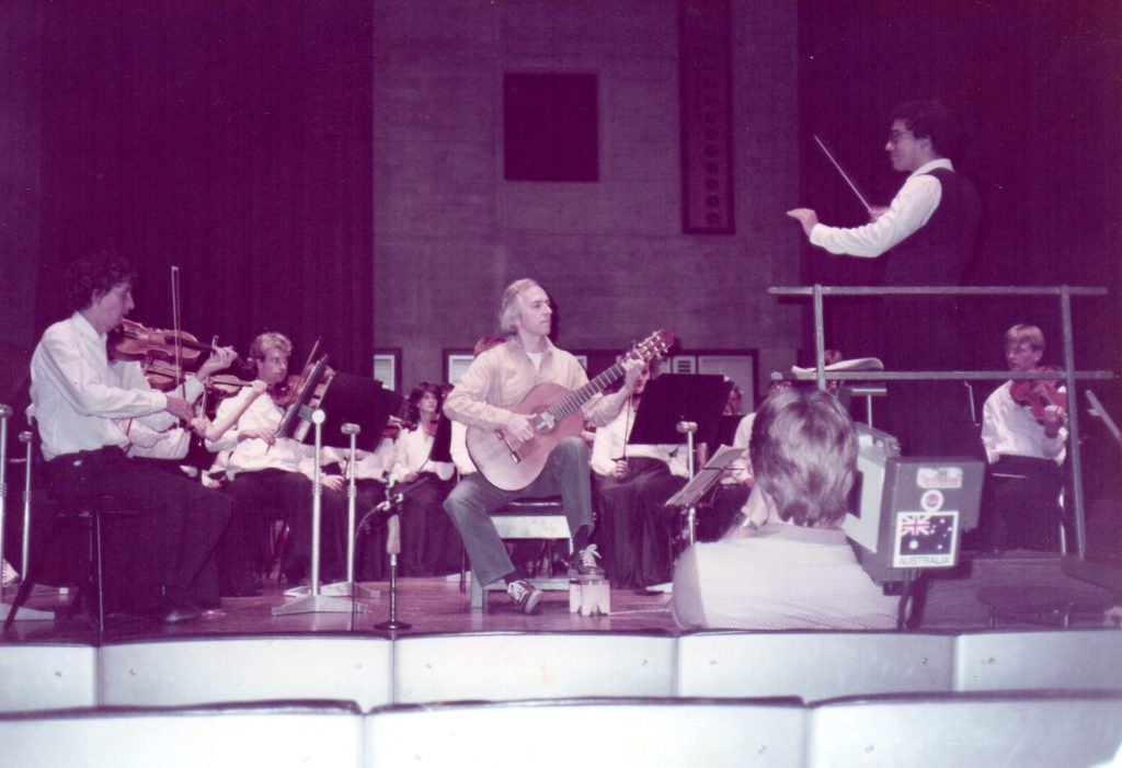 1984 Tour: John Williams performing the Rodrigo Guitar Concerto with AYO