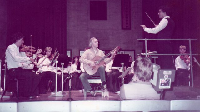 1984 Tour: John Williams performing the Rodrigo Guitar Concerto with AYO